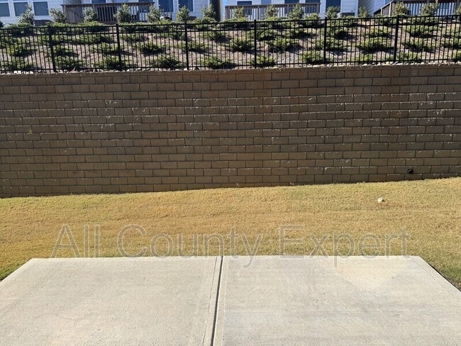 Building Photo - 280 Whitetail Cir