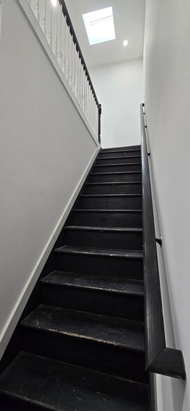 Building Photo - 487 Ocean Ave