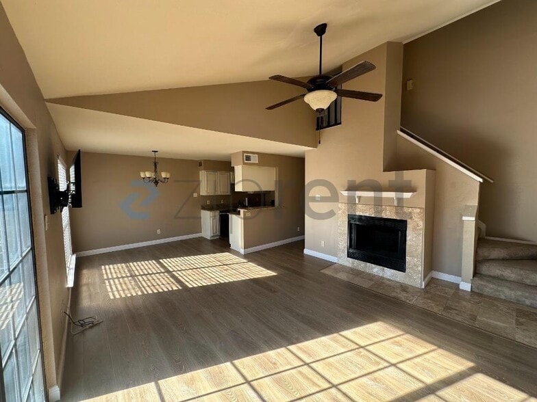 Building Photo - 334 W Harwood Rd