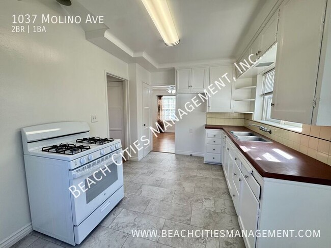 Building Photo - 1037 Molino Ave