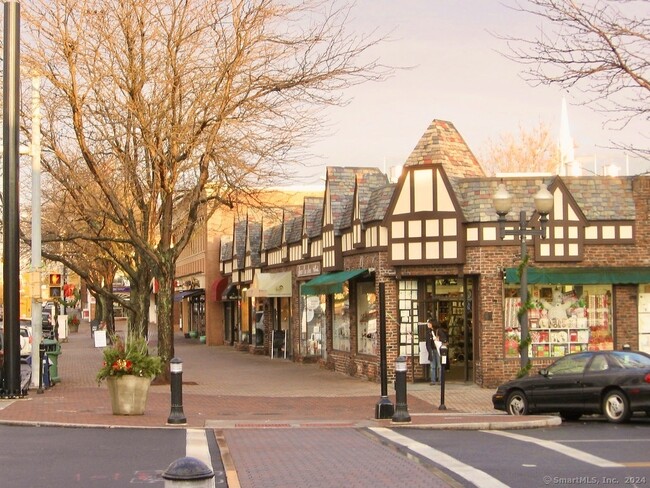 Building Photo - 58 Maplewood Ave