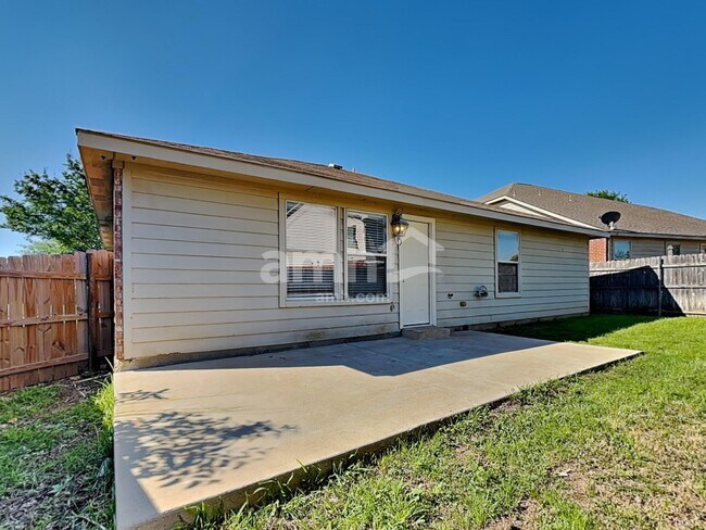 Building Photo - 532 Winbridge Ln