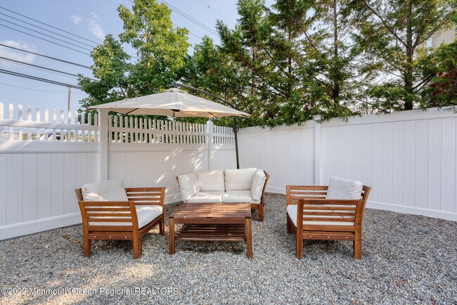 Building Photo - 322 Broadway