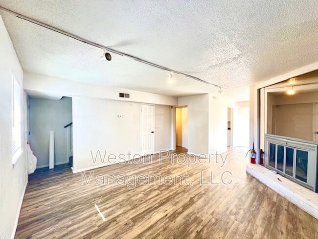 Building Photo - 6054 Northwest Expy