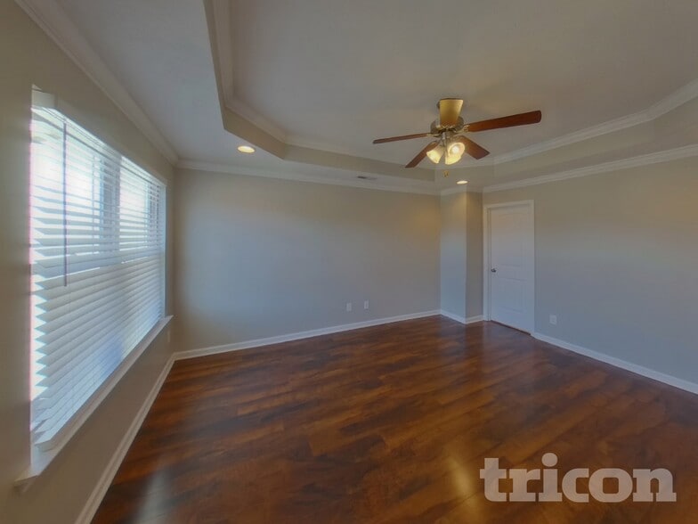 Building Photo - 916 Coolidge Ct