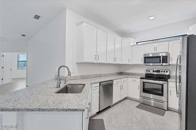 Building Photo - 14003 Pine Lodge Ln