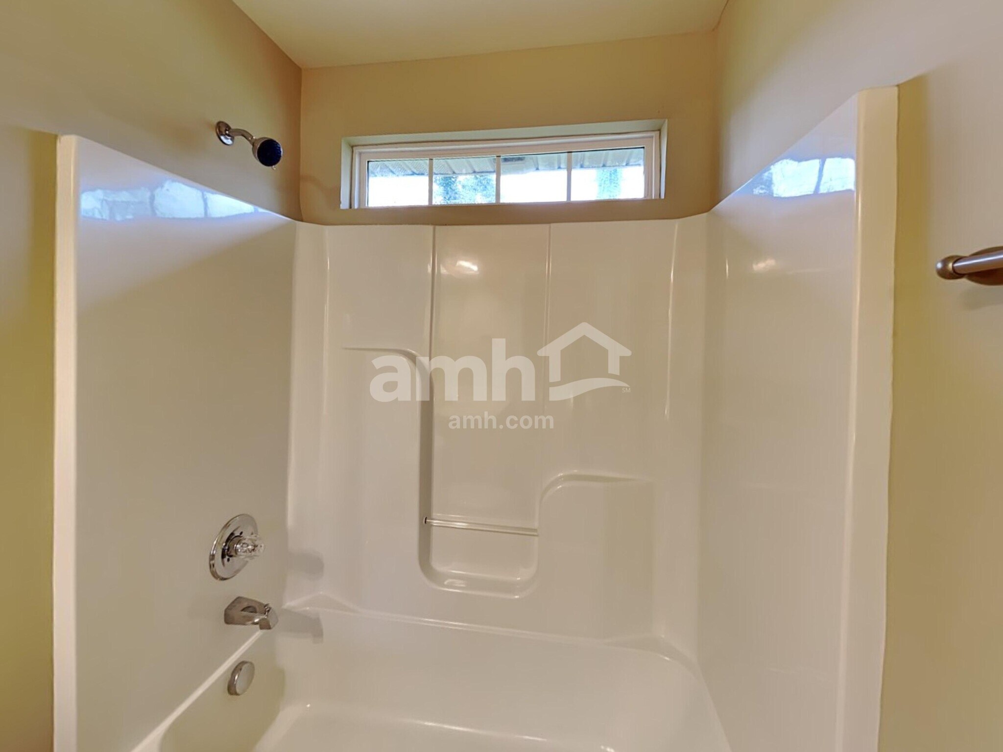 Building Photo - 1702 Arrowhead Dr