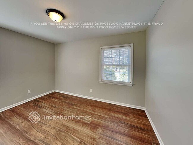 Building Photo - 1027 Tilden Rd