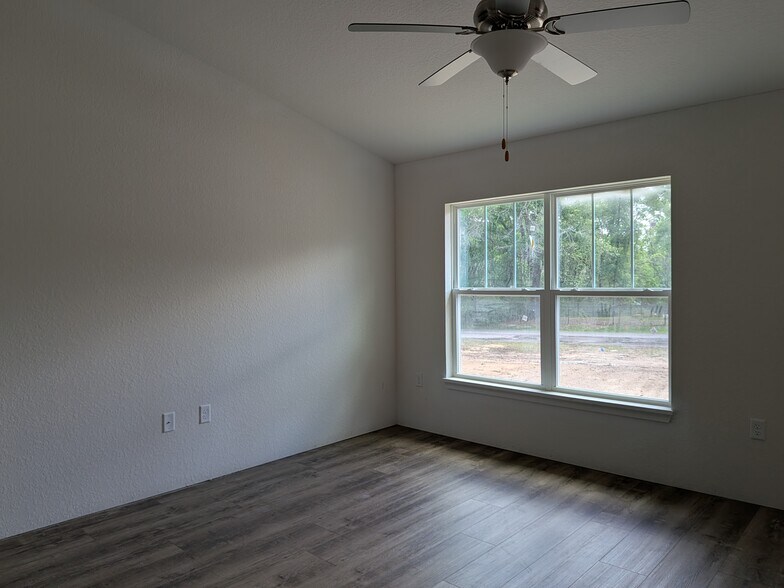 Building Photo - 8308 N Downer Way