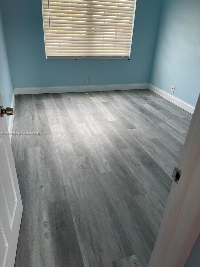 Building Photo - 6812 Doral
