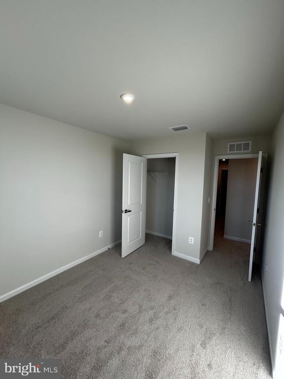 Building Photo - 2737 Apricot Dr