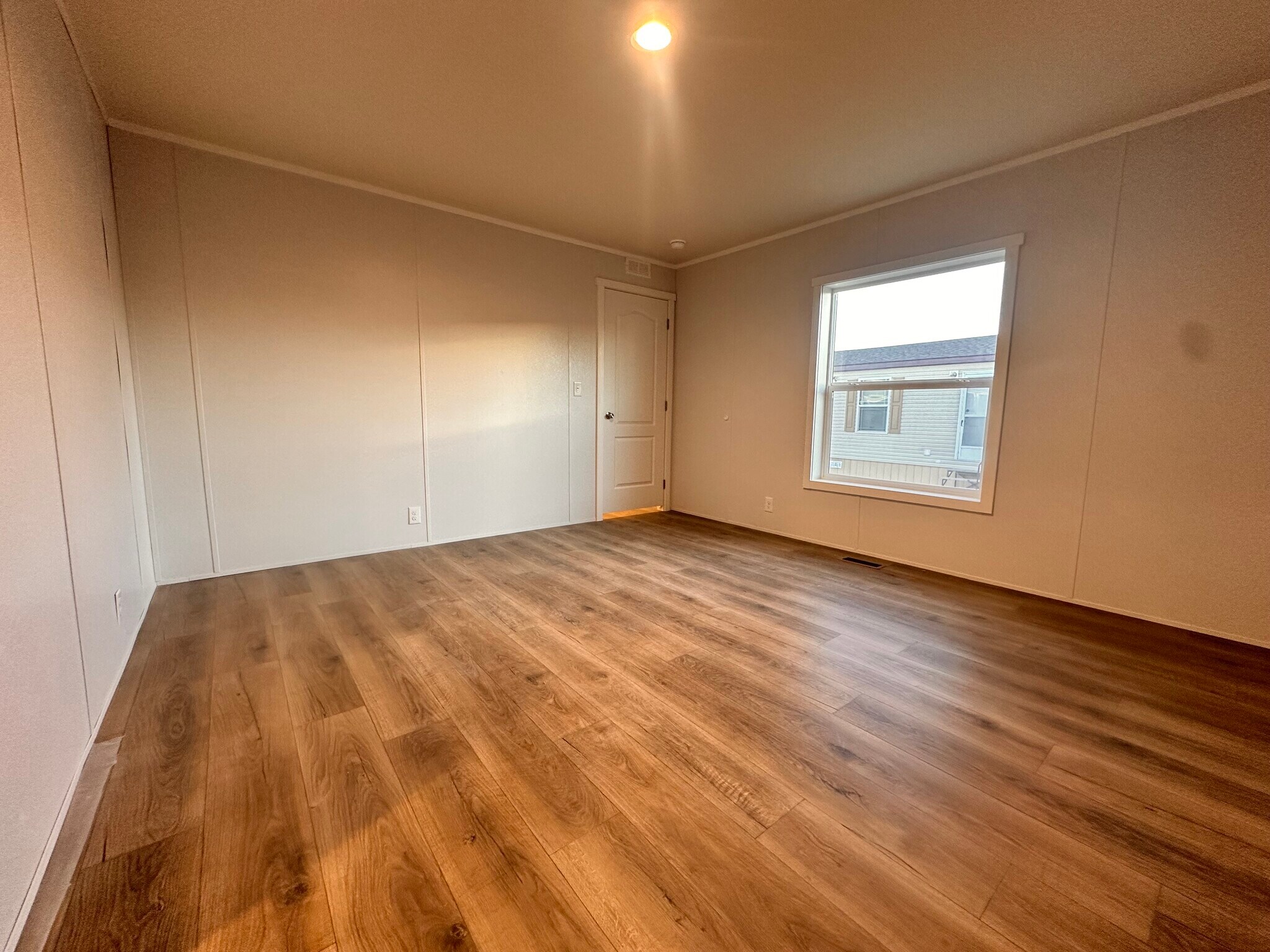 Building Photo - 18 Jubilee St