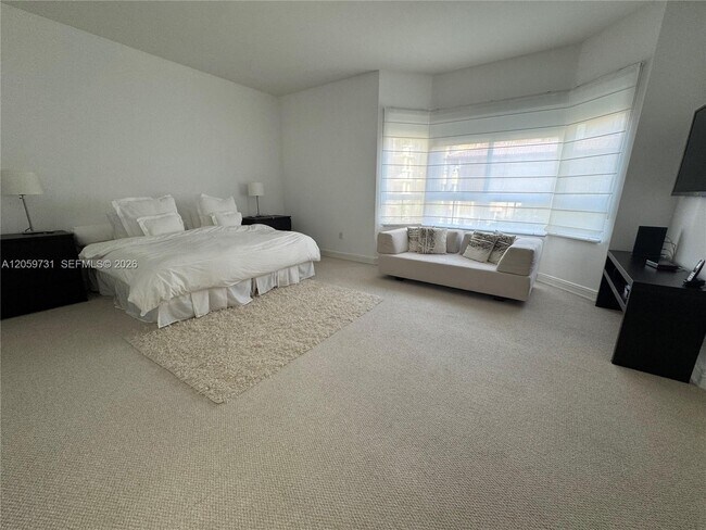 Building Photo - 16100 Emerald Estates Dr