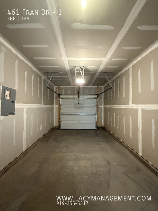 Building Photo - 461 Fran Dr