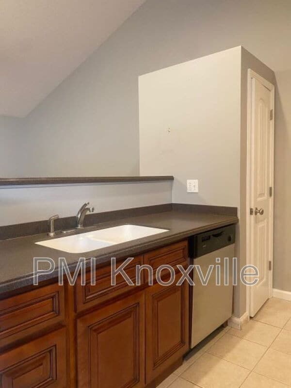 Building Photo - 8106 Gate Keeper Way