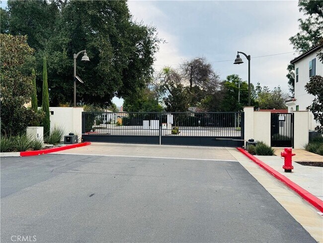 Building Photo - 2626 Glamis Ct