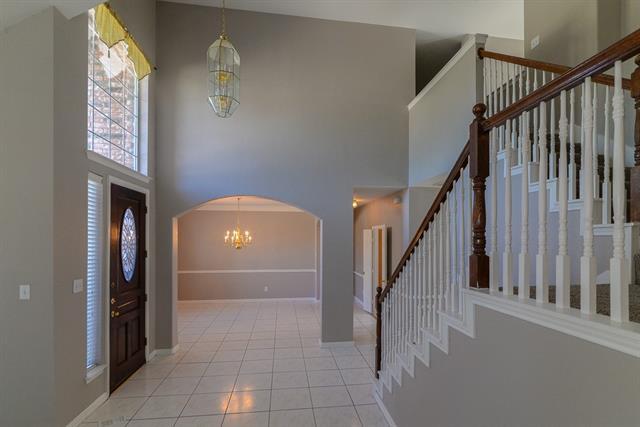 Building Photo - 9605 Pinehurst Dr