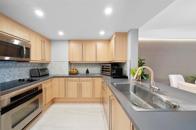 Building Photo - 226 Ocean Dr