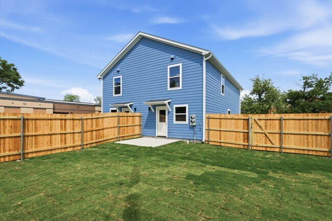 Building Photo - Brand New, Modern, and Ready for You in Temple, TX!