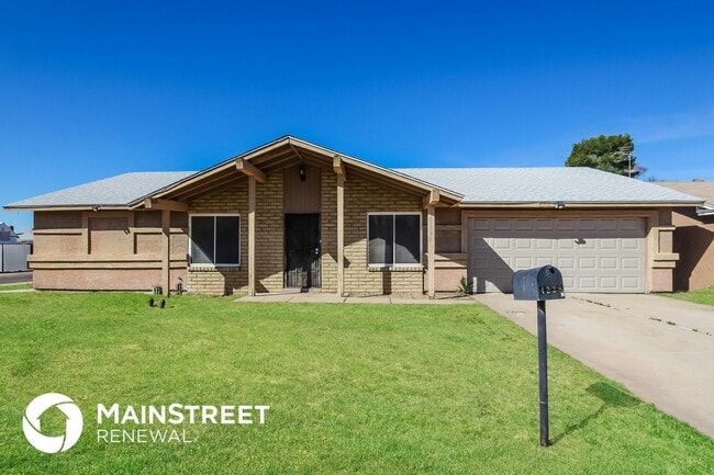 Building Photo - 4228 N 85th Dr