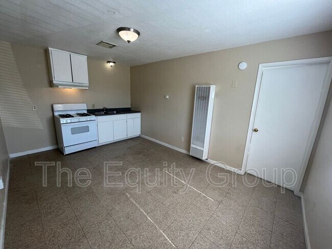 Building Photo - 9310 Rd 236