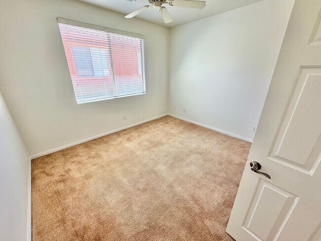 Building Photo - BEAUTIFUL 4 BEDROOM HOME IN GUARD GATED CO...