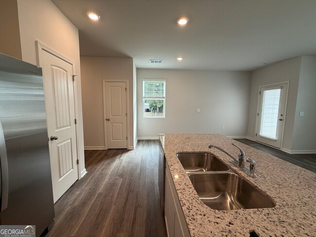 Building Photo - 1 Silverbell Ln