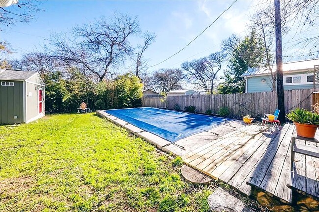 Building Photo - 3305 Larry Ln