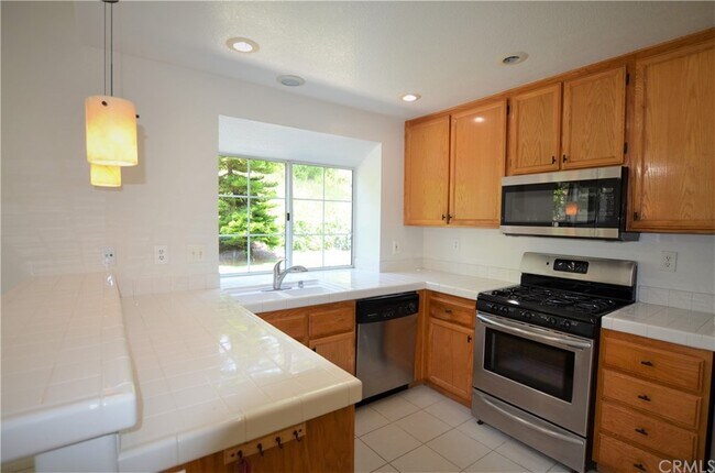 Building Photo - 79 Waxwing Ln