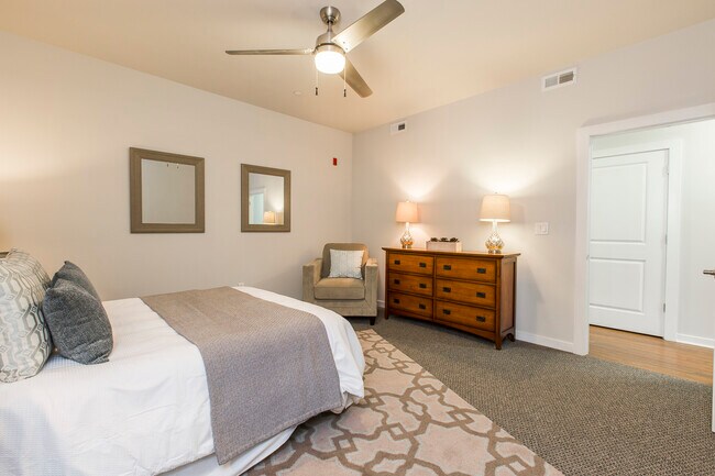 bedroom 2 - 1608 Ridge Ave