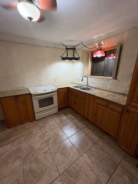 Building Photo - 7295 W Indian Kitchen Rd