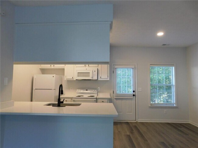Building Photo - 58 Brentwood Ln