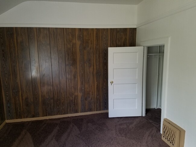 Building Photo - Morgan Park townhouse, newly remodelled
