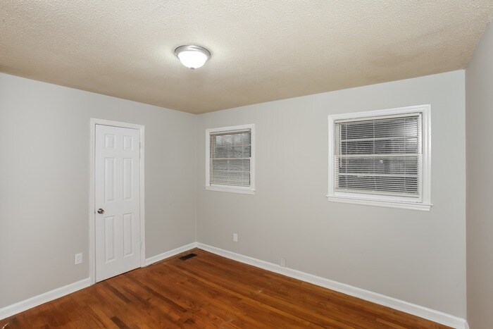 Building Photo - 4248 Donavan Dr