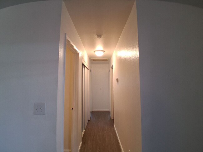 Building Photo - Thistlewood3505/3507