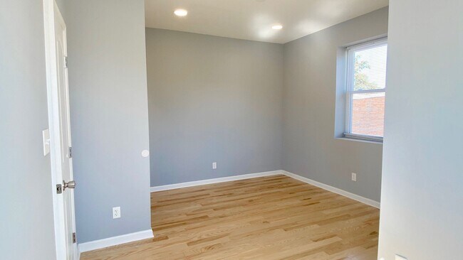 Building Photo - 813 N 41st St