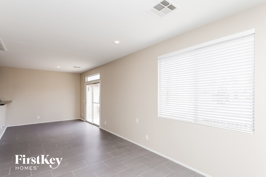 Building Photo - 9964 S Trailing Vine St