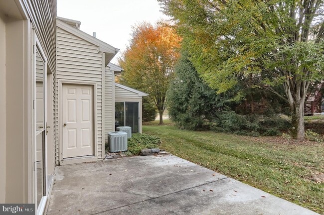 Building Photo - 712 Creekside Dr