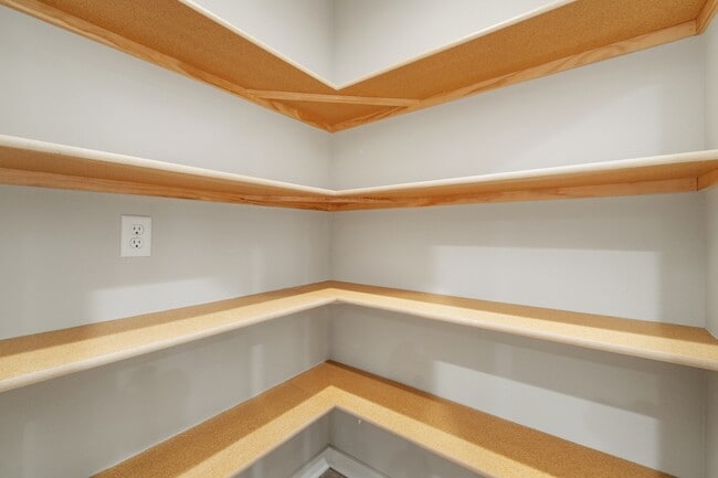 Building Photo - 12835 W Cowboy St