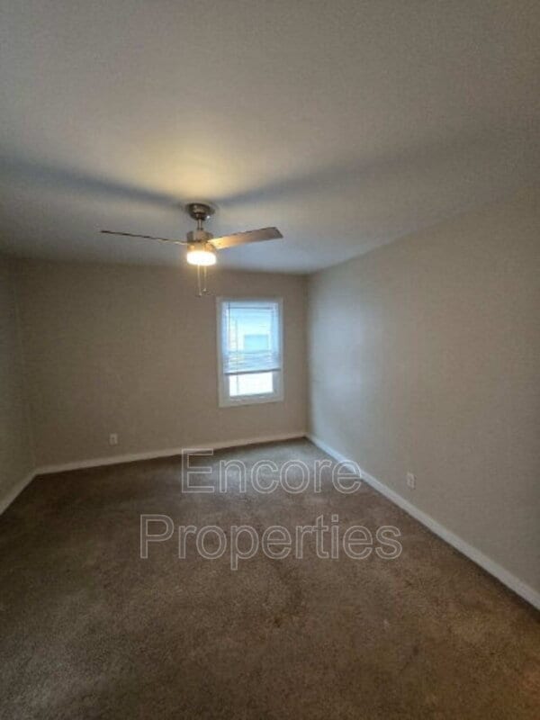 Building Photo - 402 Shaw St