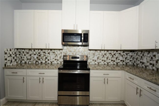 Building Photo - 25 Rosepetal Ln