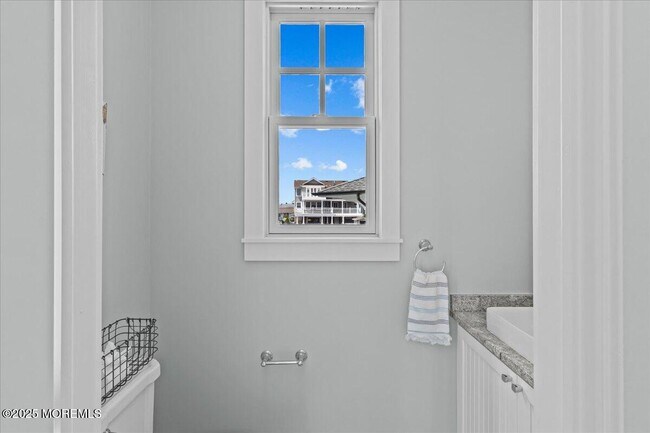 Building Photo - 1730 Rue Mirador