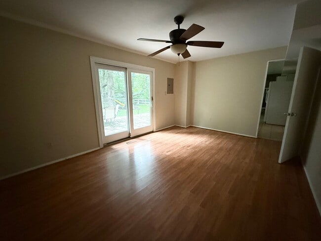 Building Photo - 4 Bedroom Colonial SFH - Reisterstown