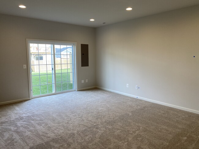 Building Photo - 217 Crofton Ct