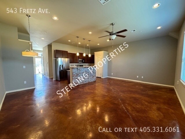 Building Photo - 543 Fretz Ave