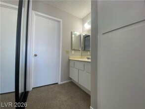 Building Photo - 4805 Nara Vista Way