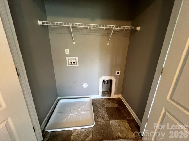 Building Photo - 8240 Paw Valley Ln