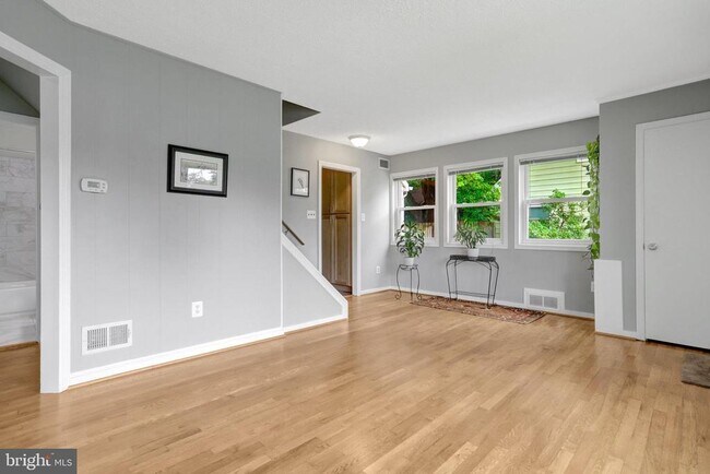 Building Photo - 6735 Williams Dr