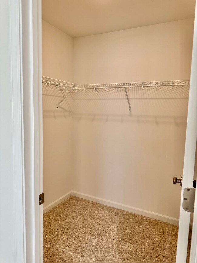 Building Photo - #brandnew, #garage, #3bedsuitesw/private b...