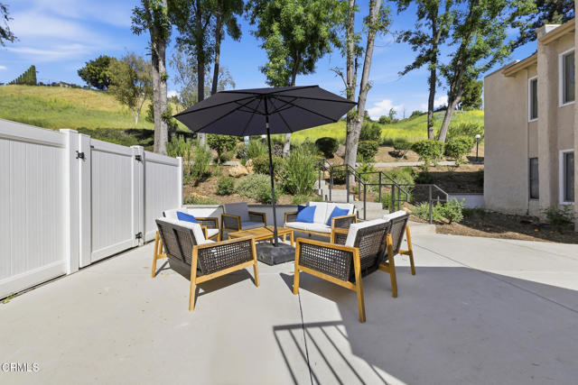 Building Photo - 28497 E Thousand Oaks Blvd